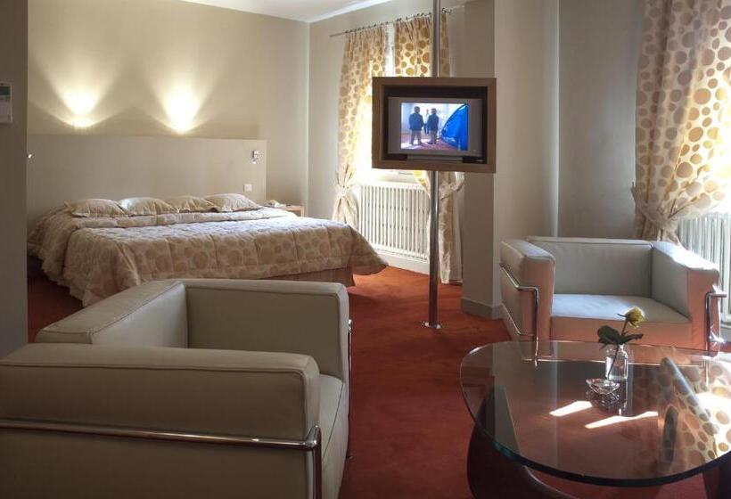 디럭스 주니어 스위트, Domaine D Auriac  Relais & Chateaux