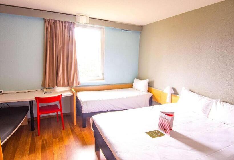 Номер Стандарт Трехместный, Ibis Colmar Est   Hotel Restaurant En Alsace