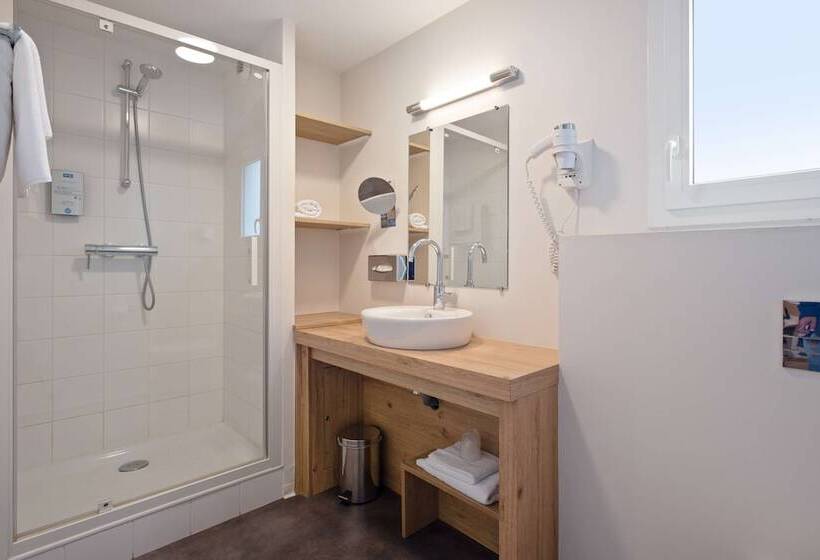 Номер Стандарт, Kyriad Vannes Centreville