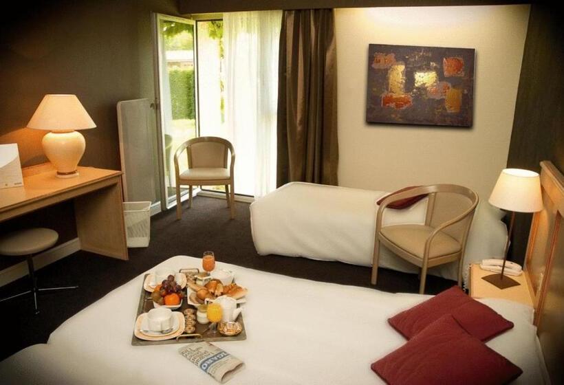 Номер Стандарт Трехместный, Logis Le Relais Fleuri