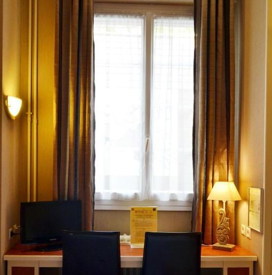 스탠다드 룸, Logis Hôtel Restaurant Le Monarque