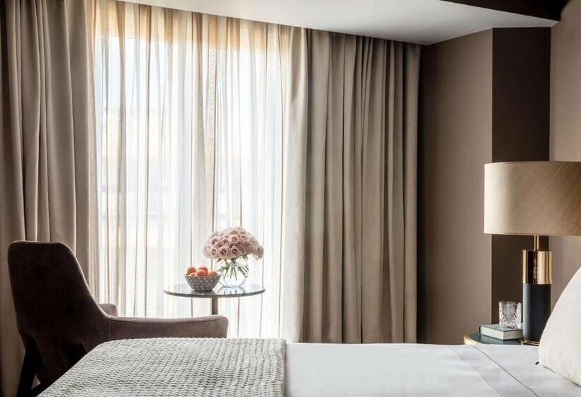 스위트, Anantara Plaza Nice