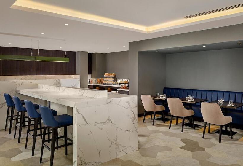 Номер Клуб, Sheraton Grand Hotel & Spa