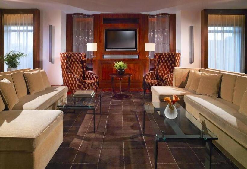 Полулюкс Клуб, Sheraton Skyline Hotel London Heathrow