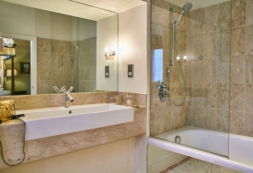 Номер Deluxe, The Bath Priory  A Relais & Chateaux