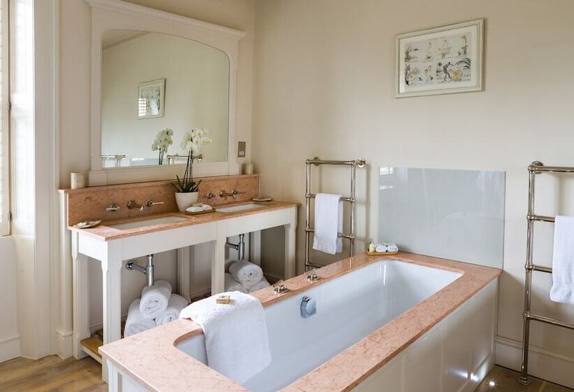 Номер Deluxe, The Bath Priory  A Relais & Chateaux