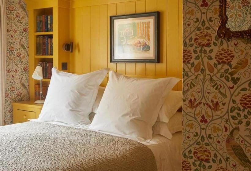 Номер Стандарт, The George In Rye