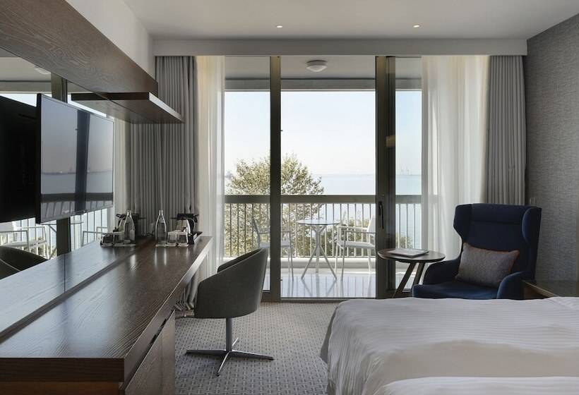 オーシャンビューのプレミアムルーム。, Makedonia Palace