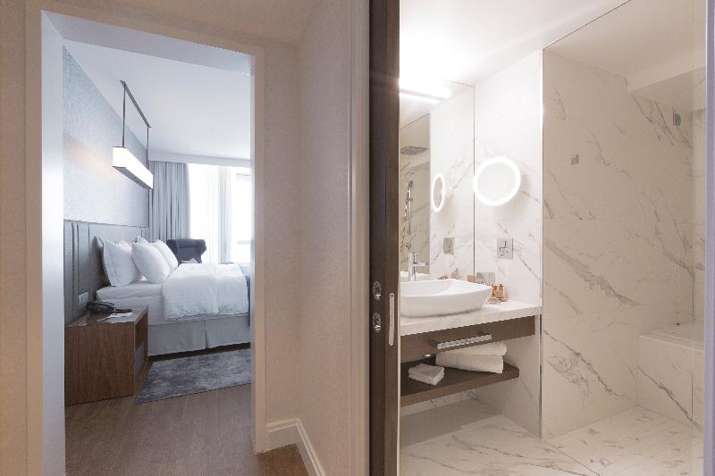 エクゼクティブルーム, Makedonia Palace