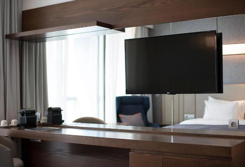 シティビュープレミアムルーム, Makedonia Palace