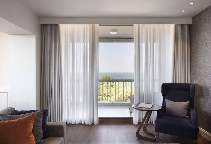 オーシャンビューデラックススイート, Makedonia Palace