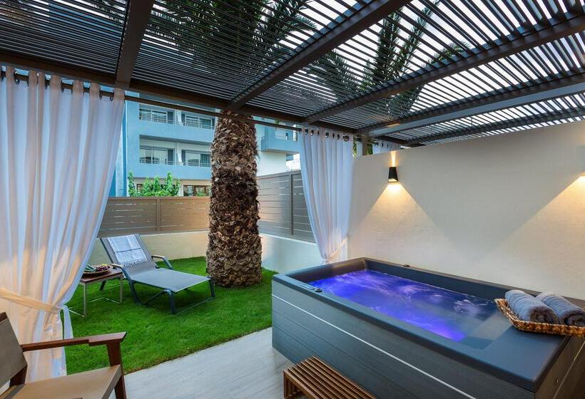 Номер Superior, Theartemis Palace
