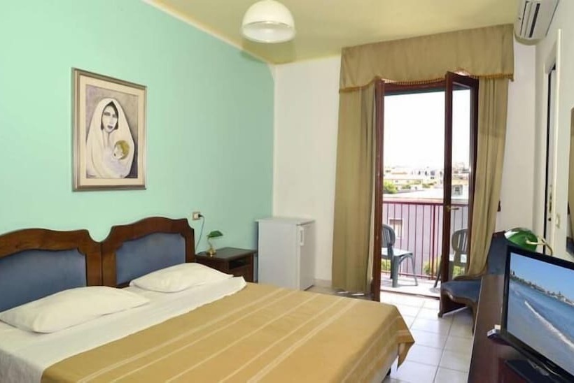 اتاق استاندارد چهارنفره با بالکن, La Margherita & Spa