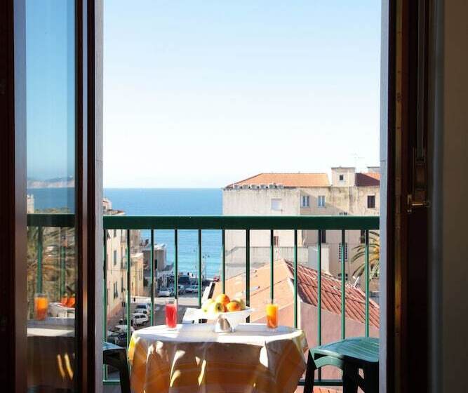 اتاق سه نفره سوپریور با چشمانداز دریا, La Margherita & Spa