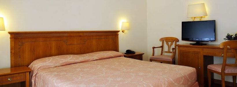 Номер Стандарт Боковой Вид на Море, Majestic By Lvg Hotel Collection