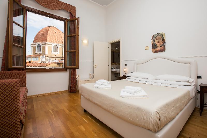 اتاق استاندارد سه نفره, Relais Hotel Centrale Dimora Storica