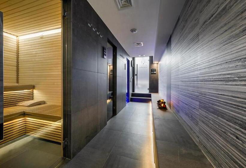 سوییت سوپریور, Lhp Hotel River & Spa
