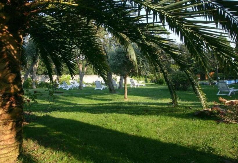آپارتمان 1 خوابه با بالکن, Savoia Apartments