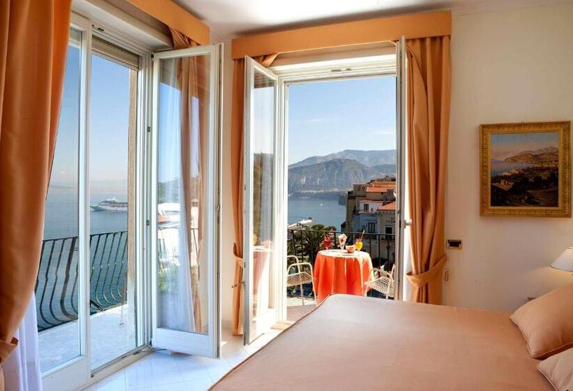 Tengerre Néző Junior Suite, Continental