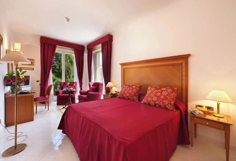 Oldal Tengerre Néző Junior Suite, Continental