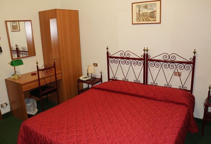 اتاق اکونومی, Italia