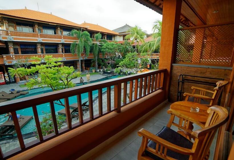 Номер Deluxe Вид на Бассейн, Wina Holiday Villa Kuta Bali
