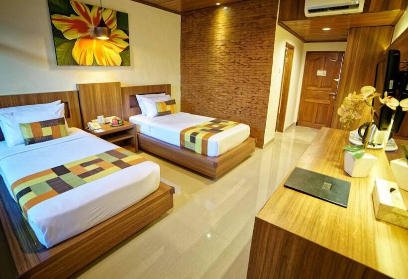 Номер Deluxe Вид на Бассейн, Wina Holiday Villa Kuta Bali