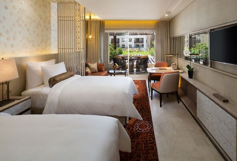 اتاق لوکس با وان آب گرم, Kempinski Summerland Hotel & Resort Beirut