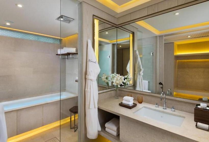 اتاق لوکس با تخت بزرگ, Kempinski Summerland Hotel & Resort Beirut