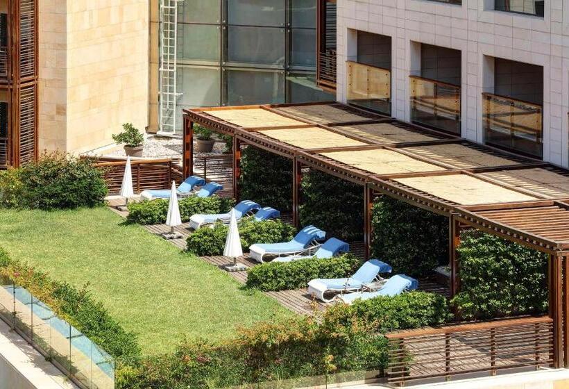 اتاق لوکس با وان آب گرم, Kempinski Summerland Hotel & Resort Beirut