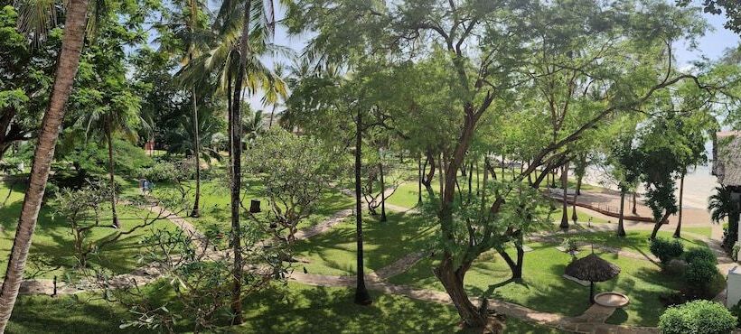 اتاق لوکس با چشم‌انداز باغ, Serena Beach Resort & Spa