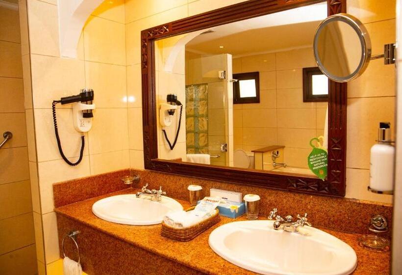 اتاق سوپریور با تخت بزرگ, Serena Beach Resort & Spa