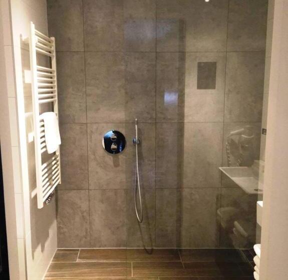 Номер Стандарт с Балконом, Van Der Valk Hotel Gilze Tilburg