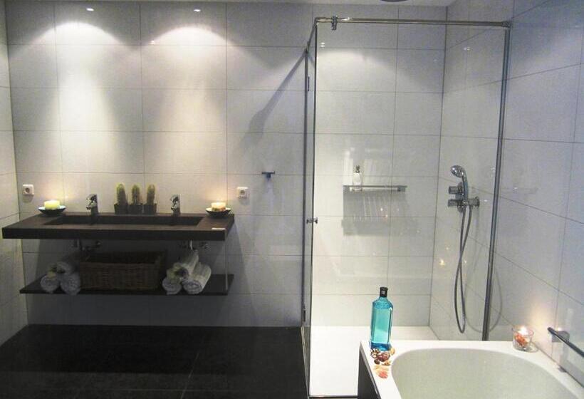 Студия Стандарт, Van Der Valk Hotel Gilze Tilburg