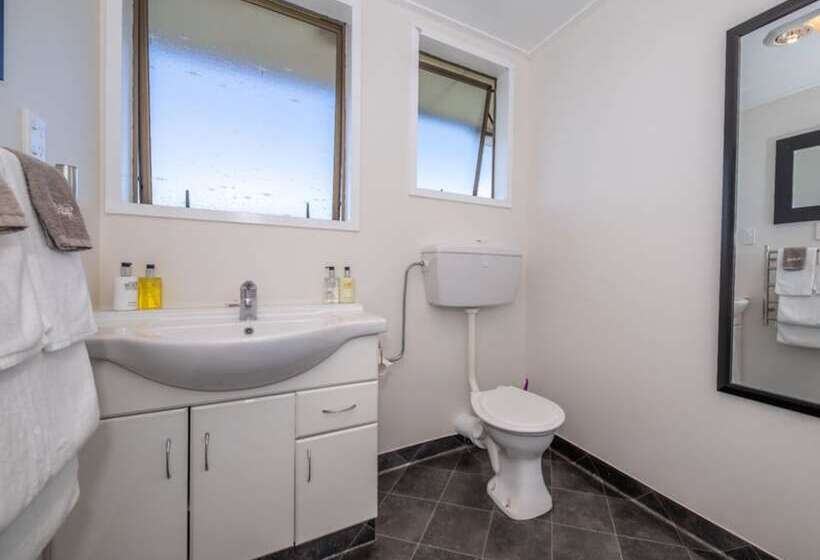 Студия Стандарт, Buller Bridge Motel