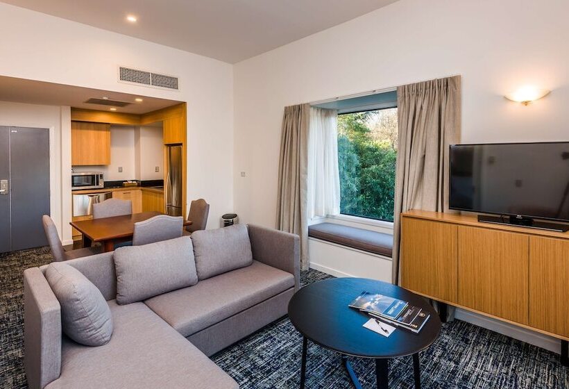 스위트, Chateau On The Park  Christchurch, A Doubletree By Hilton