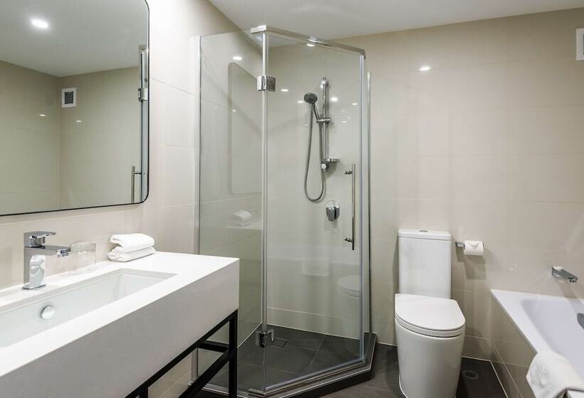 장애인을 위한 스탠다드 룸, Chateau On The Park  Christchurch, A Doubletree By Hilton