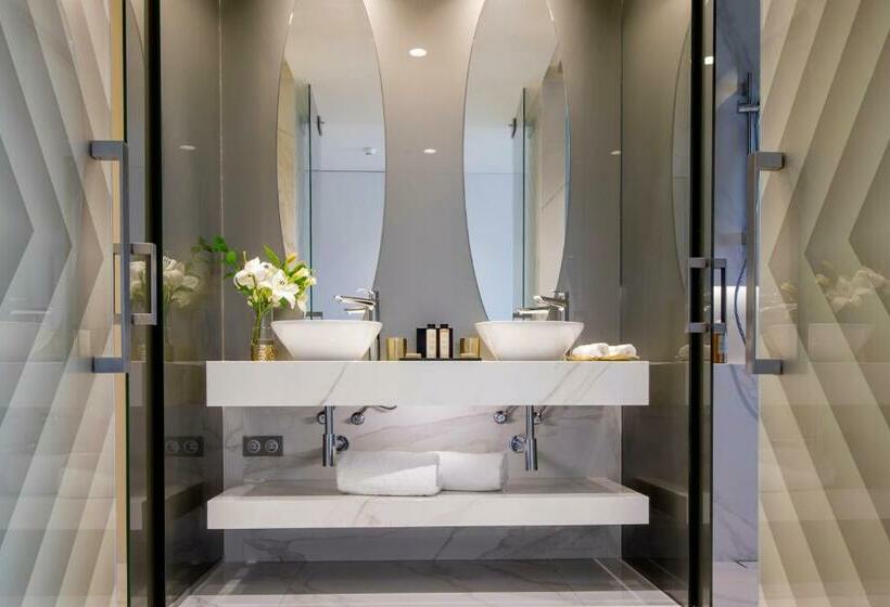 디럭스 룸 바다 전망, Savoy Palace, The Leading Hotels of The World Savoy Signature