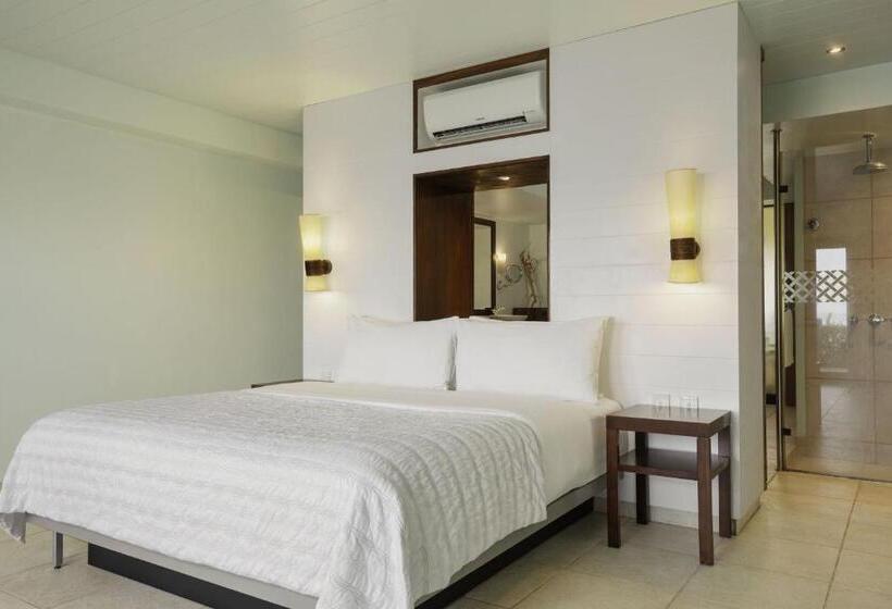 سوییت جونیور با چشم‌انداز دریا, Fisherman S  Cove Resort