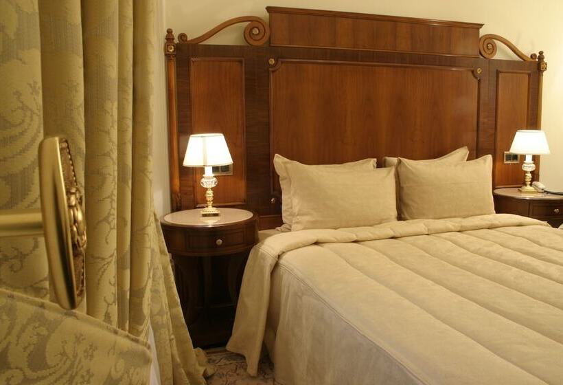 Полулюкс, Savoy Moscow