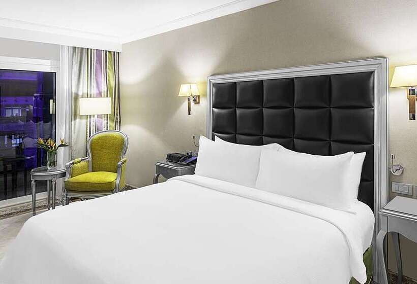 اتاق استاندارد با تخت بزرگ, Hilton Alexandria Corniche