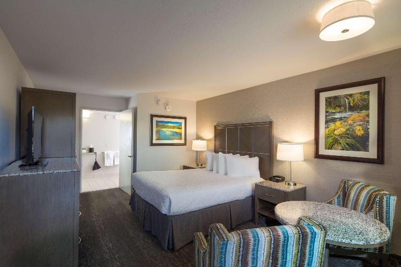 장애인을 위한 스탠다드 룸, Best Western Plus Hilltop Inn