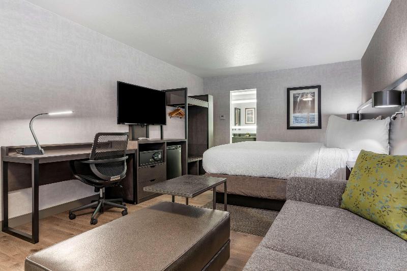 이그제큐티브 룸 킹사이즈 침대, Best Western Plus Hilltop Inn