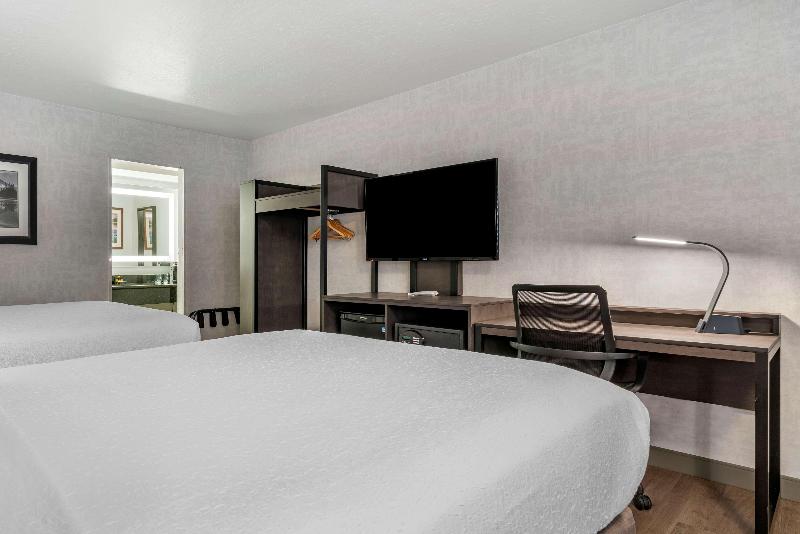 이그제큐티브 룸 퀸침대, Best Western Plus Hilltop Inn