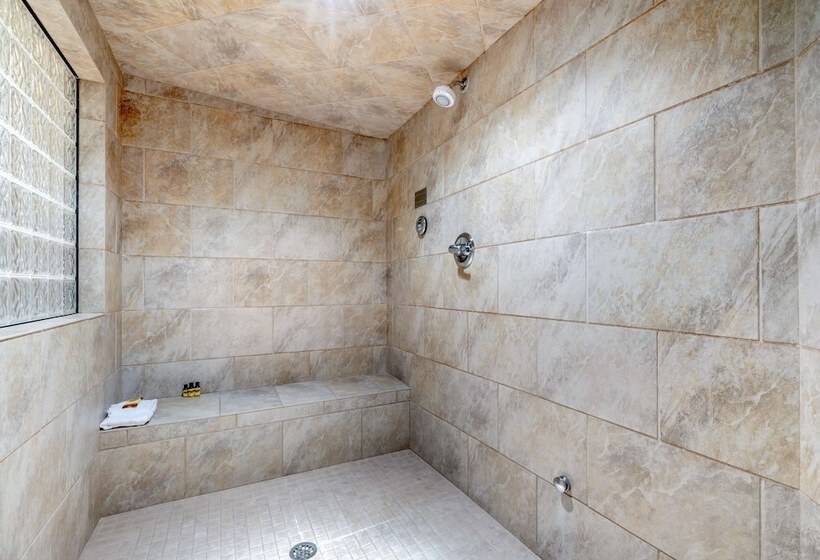 Люкс с гидромассажем, Best Western Plus Loveland Inn