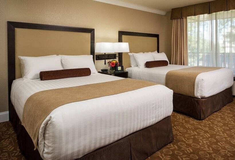 Номер Superior, The Creekside Inn