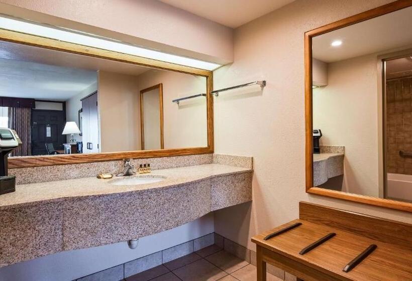 带大床的标准间, Best Western Plus Saddleback Inn And Conference Center
