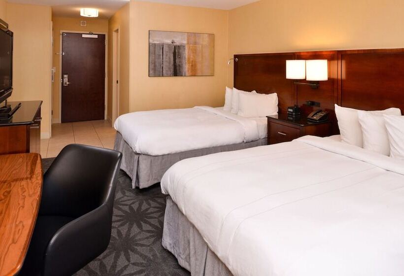 ２ダブルベッドのスタンダードルーム, Buffalo Marriott Niagara