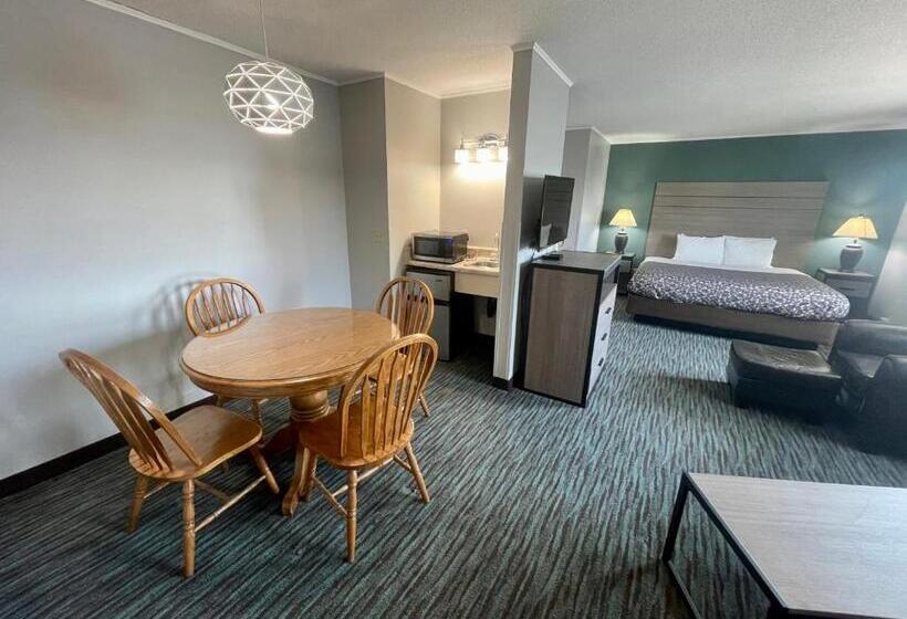 Люкс с гидромассажем, Countryside Inn & Suites Omaha East Council Bluffs Ia