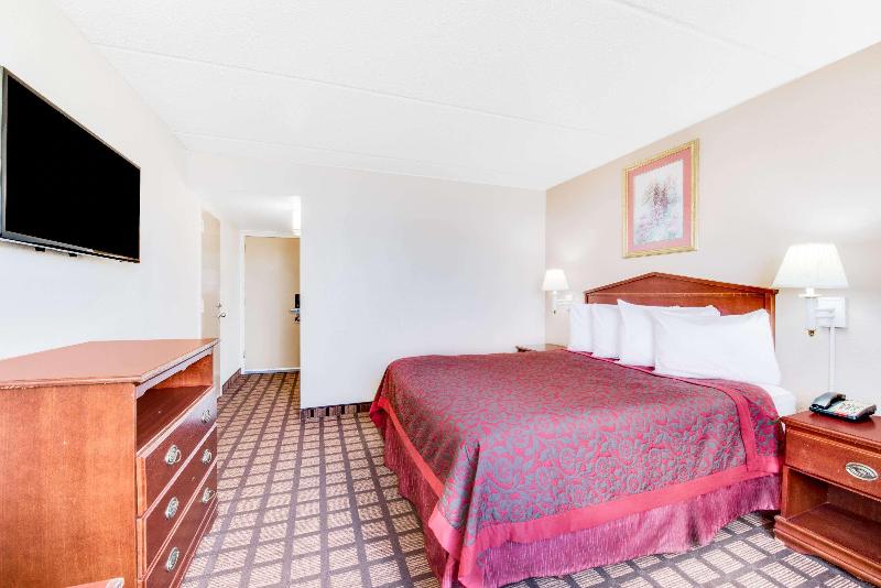 キングサイズベッドのスタンダードルーム, Days Inn & Suites By Wyndham Laredo